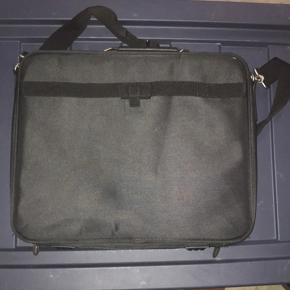 Targus Laptop Shoulder Bag